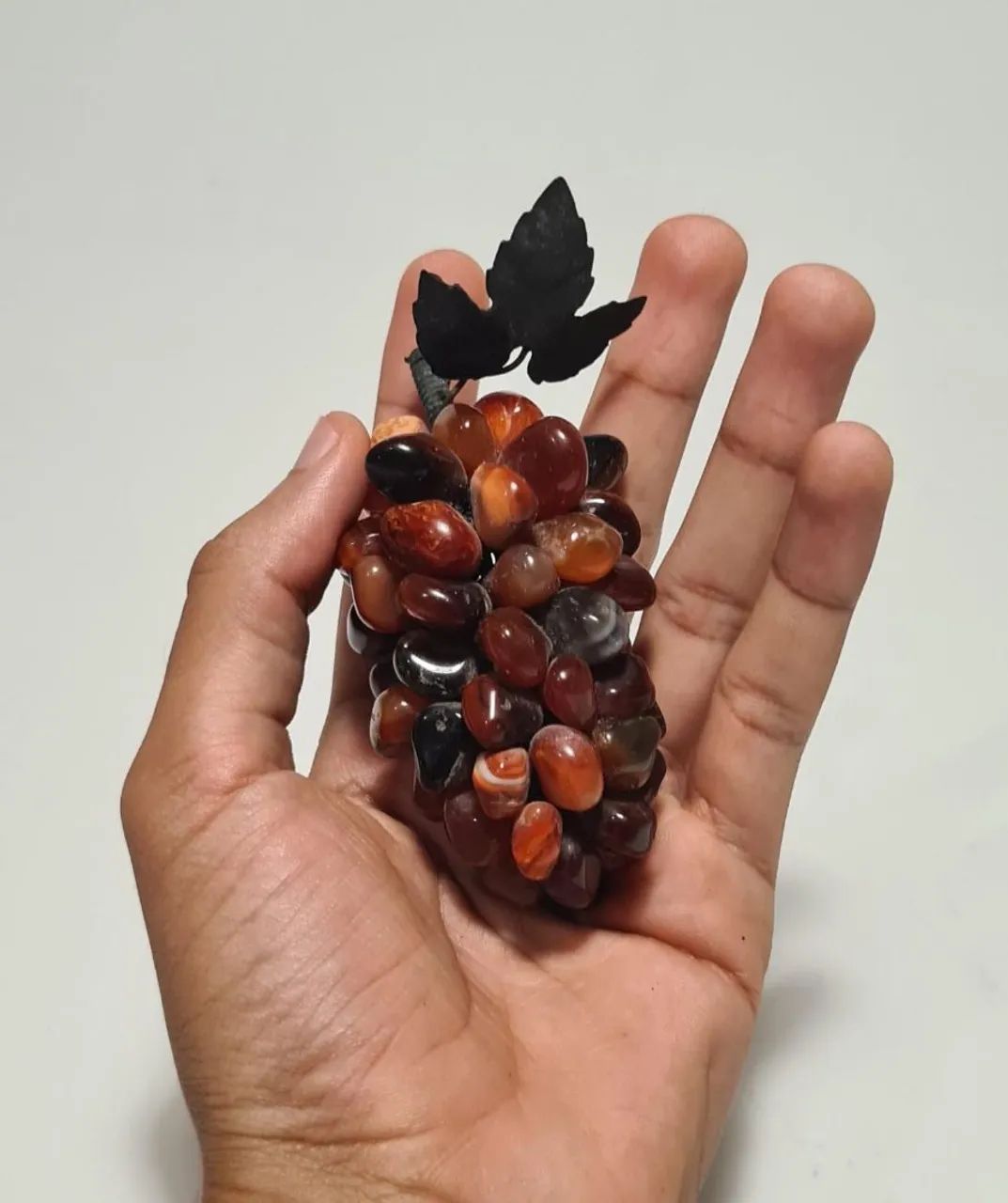 Decoração Cacho de Uva Antigo Feito em Pedra e Metal - Foto 2