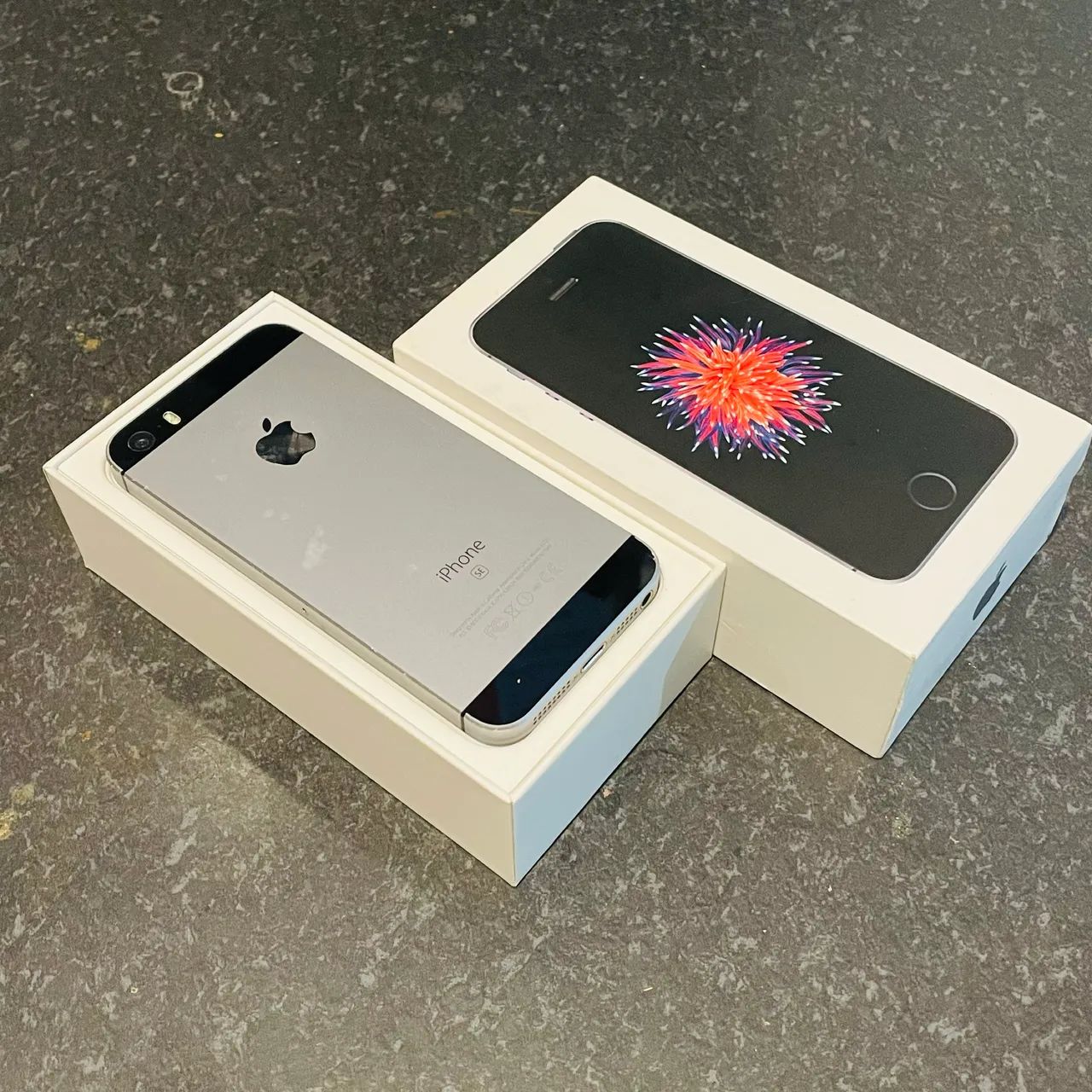 Iphone SE Novinho - Excelente estado - Foto 4