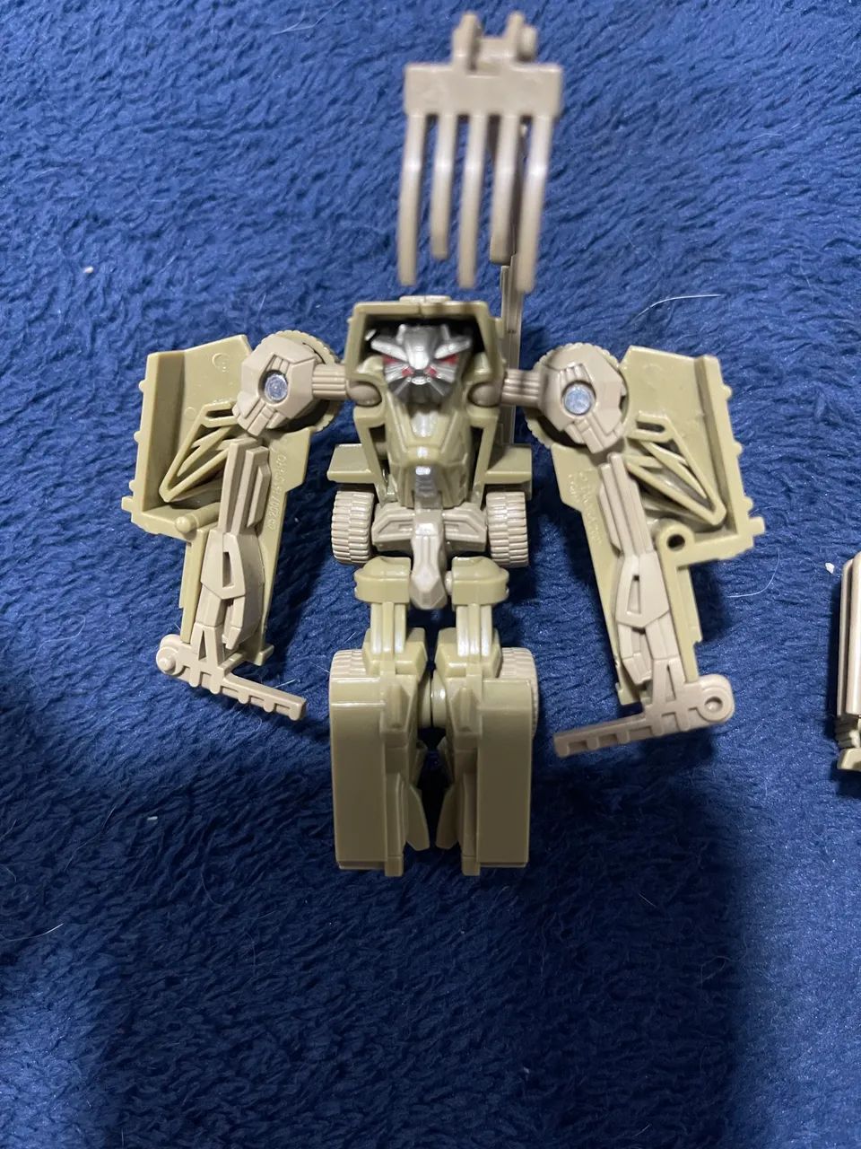 Transformers bonecrusher legend class