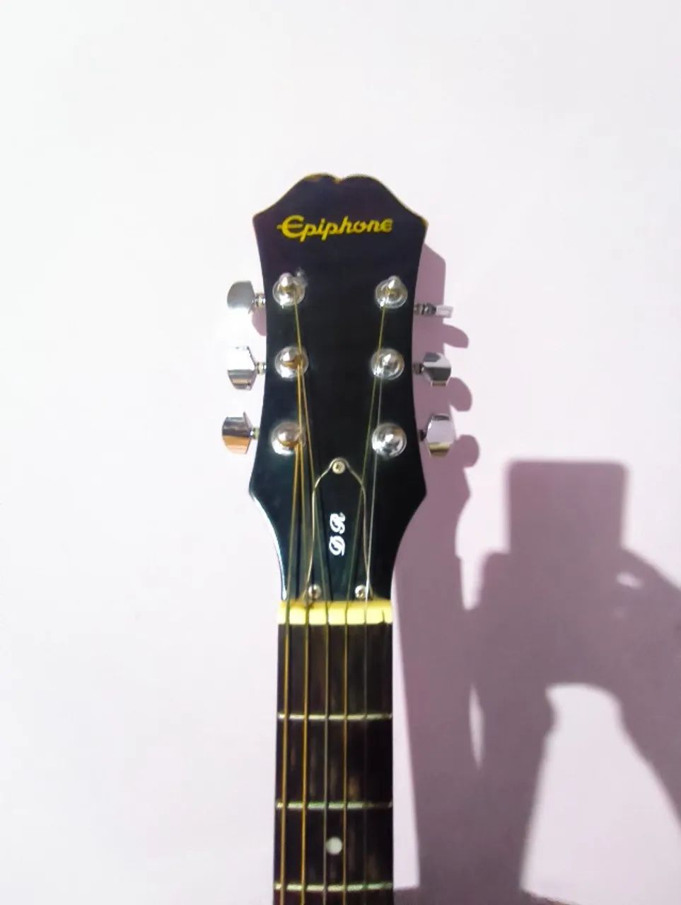 Vilão e guitarra - Foto 4