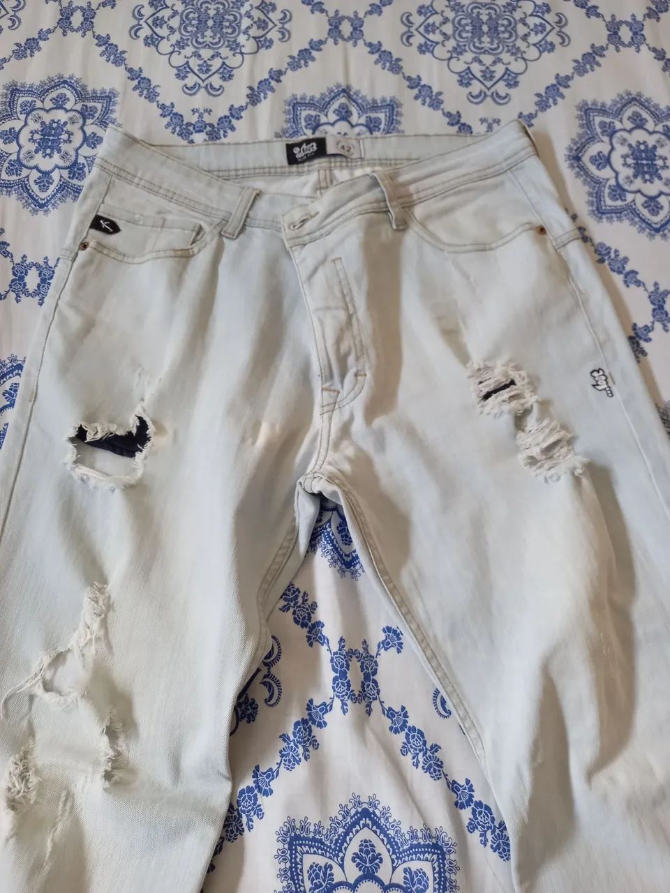 Vendo Calça Lost. 