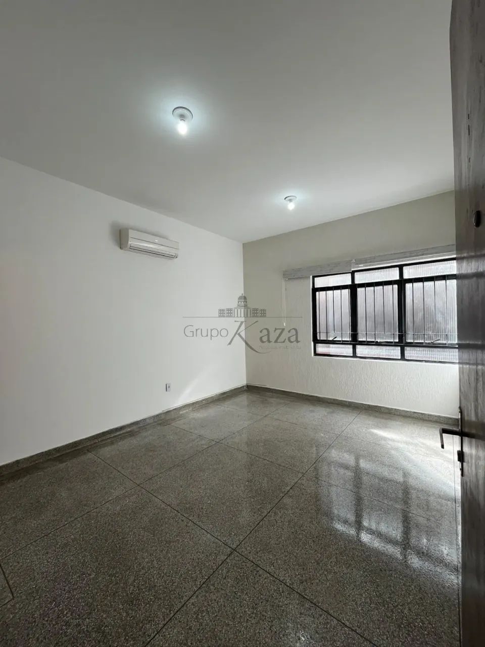 Sala Comercial - Bosque dos Eucaliptos - 15m².