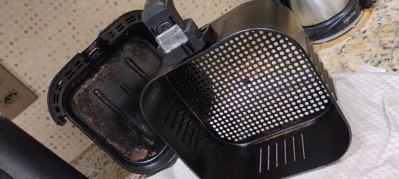 Fritadeira Air Fryer Black + Decker AFD7Q - Foto 3