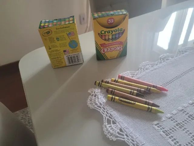 2 Caixas 32 Lápis de cor/Giz CRAYOLA - Foto 2
