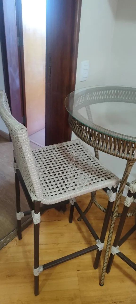 Conjunto Bistrô com Mesa de Vidro e 2 Banquetas - R$ 1.100 - Foto 4