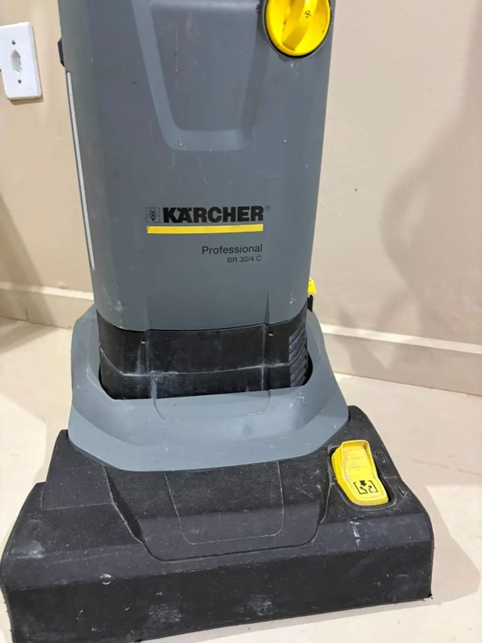 Lavadora e secadora de pisos Karcher - Foto 5