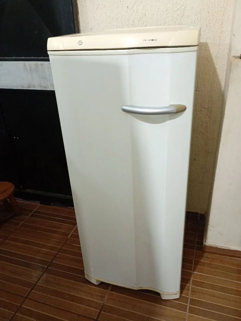 Frizer vertical Electrolux  - Foto 4