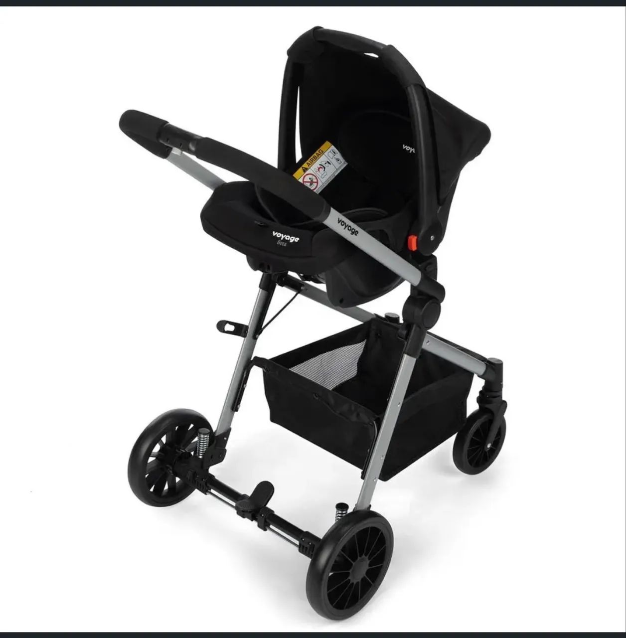 Carrinho de bebê com bebê conforto acoplável  - Foto 5