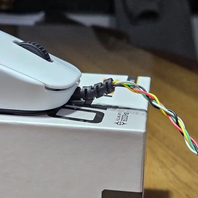 Mouse OP1 8K V2 Branco, com cabo modificado - Foto 2