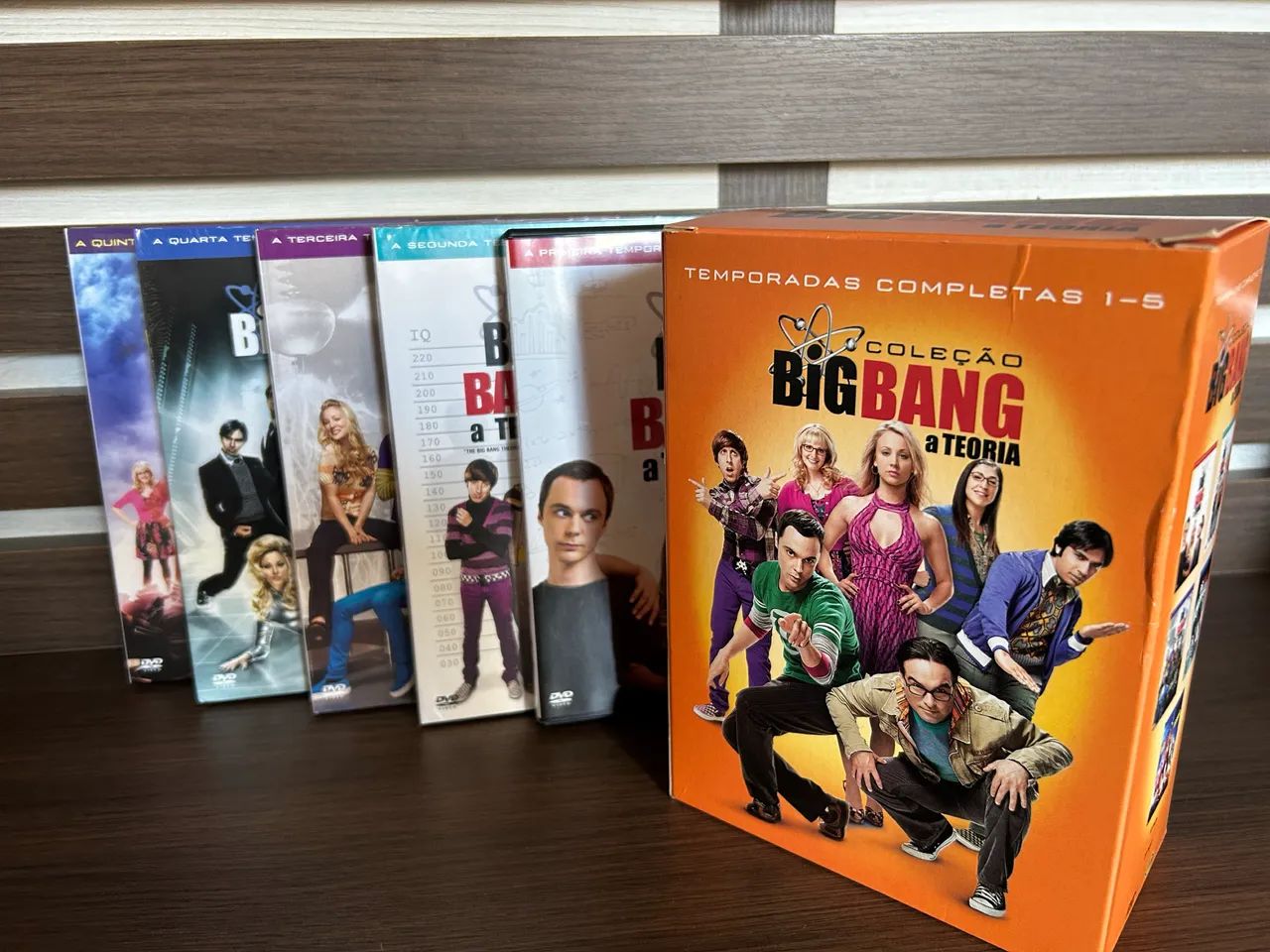 Vendo Box DVDS The Big Bang Theory Lacrado! - CDs, DVDs etc