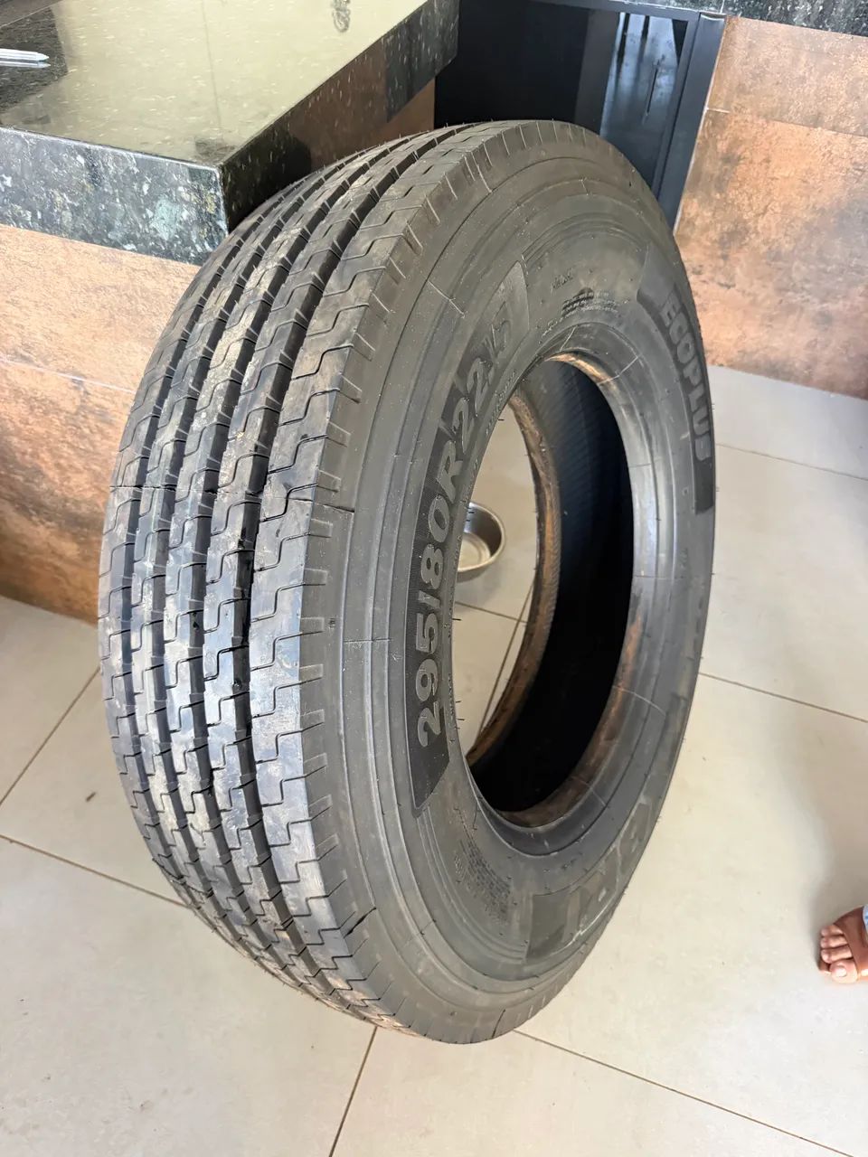 PNEUS 295 XBRI NEUPAR