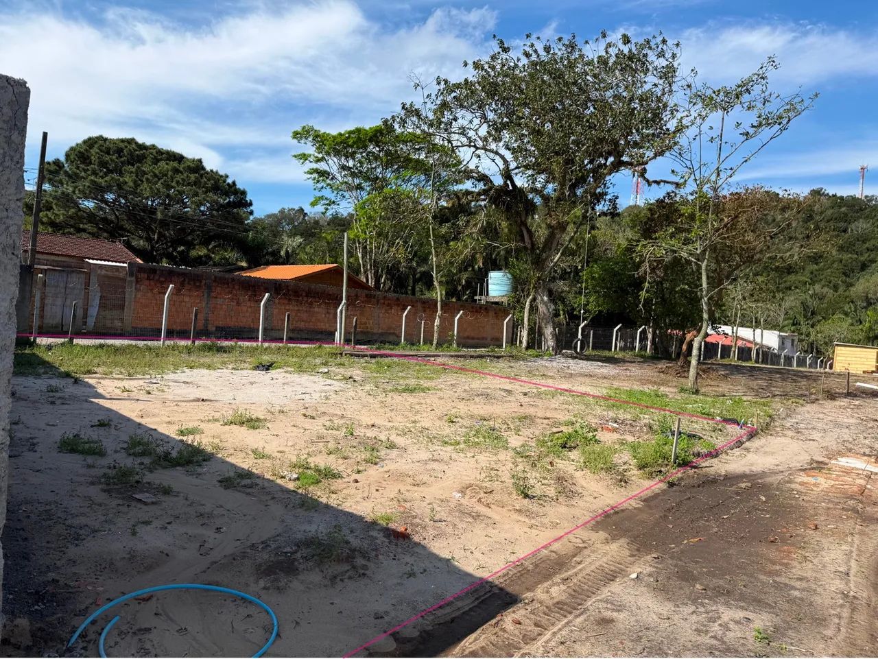 Terrenos em servidão fechada na Vargem do Bom Jesus - Foto 2