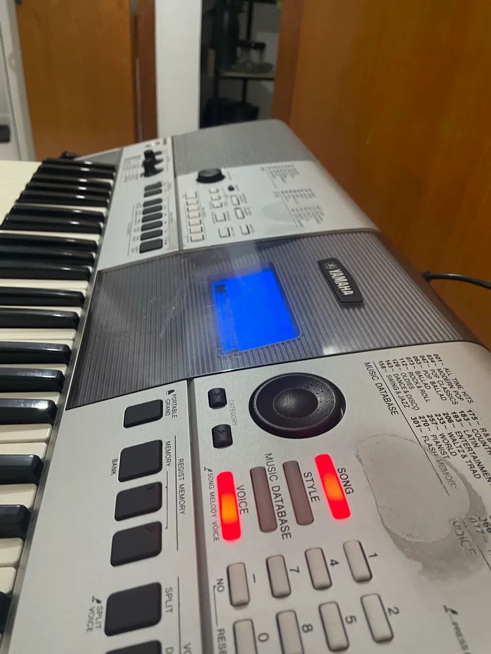 Teclado Yamaha PSRE 413  - Foto 5
