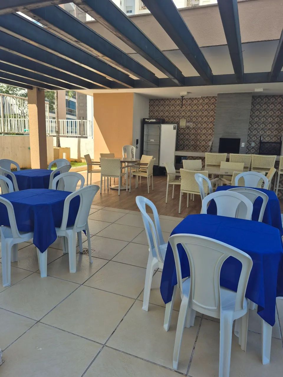 LOCAÇÃO DE MESAS E CADEIRAS - Foto 3
