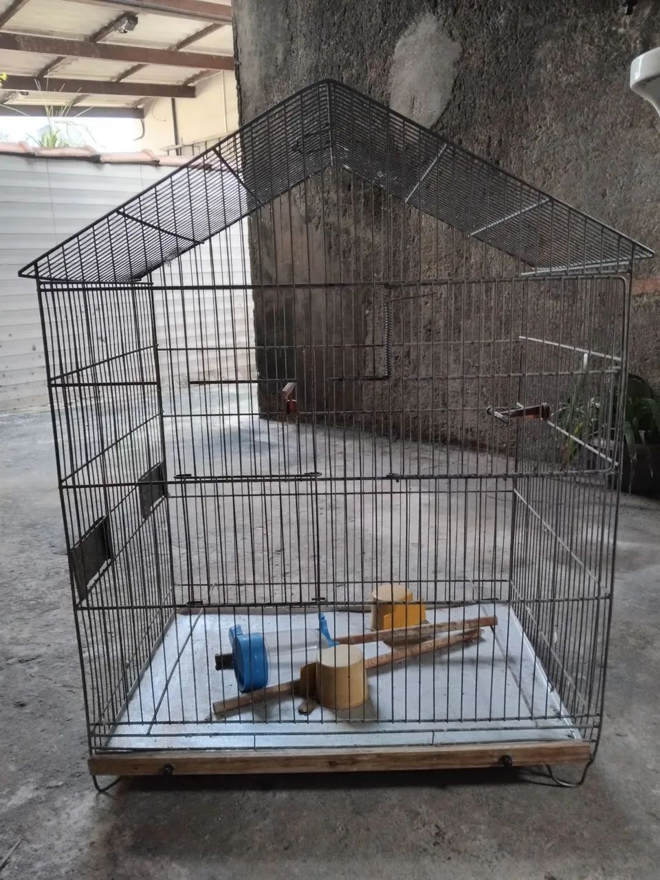 Vende-se 2 Gaiolas 