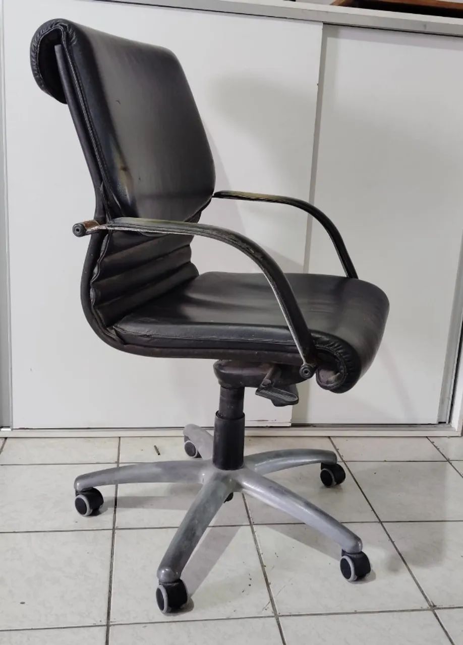 Cadeira de Escritório Couro 