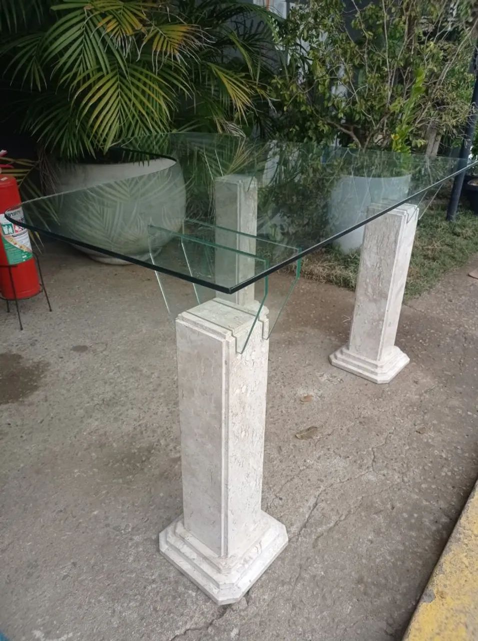 VENDO MESA DE VIDRO PÉ DE MÁRMORE  - Foto 2