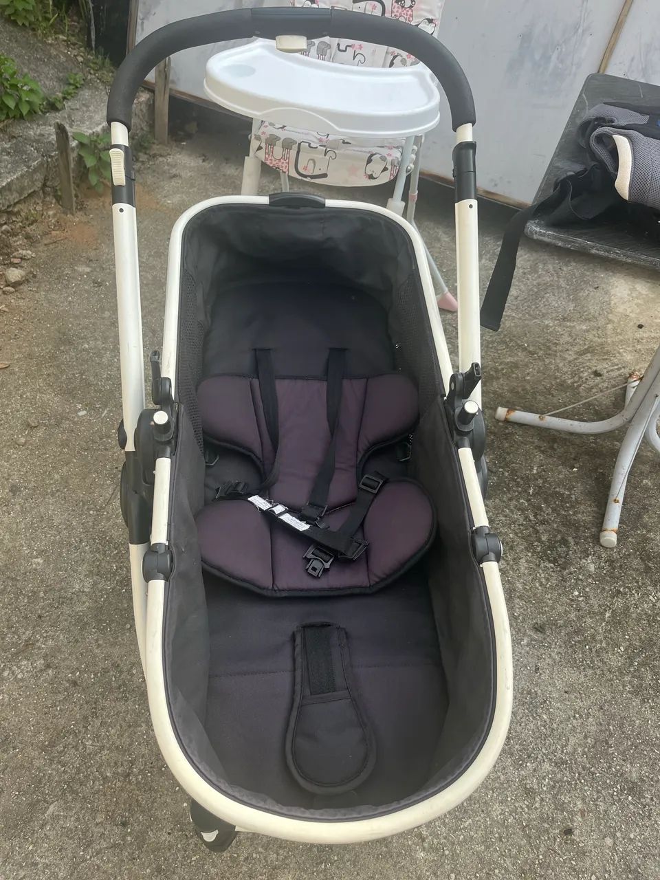 Carrinho de bebê moderno 