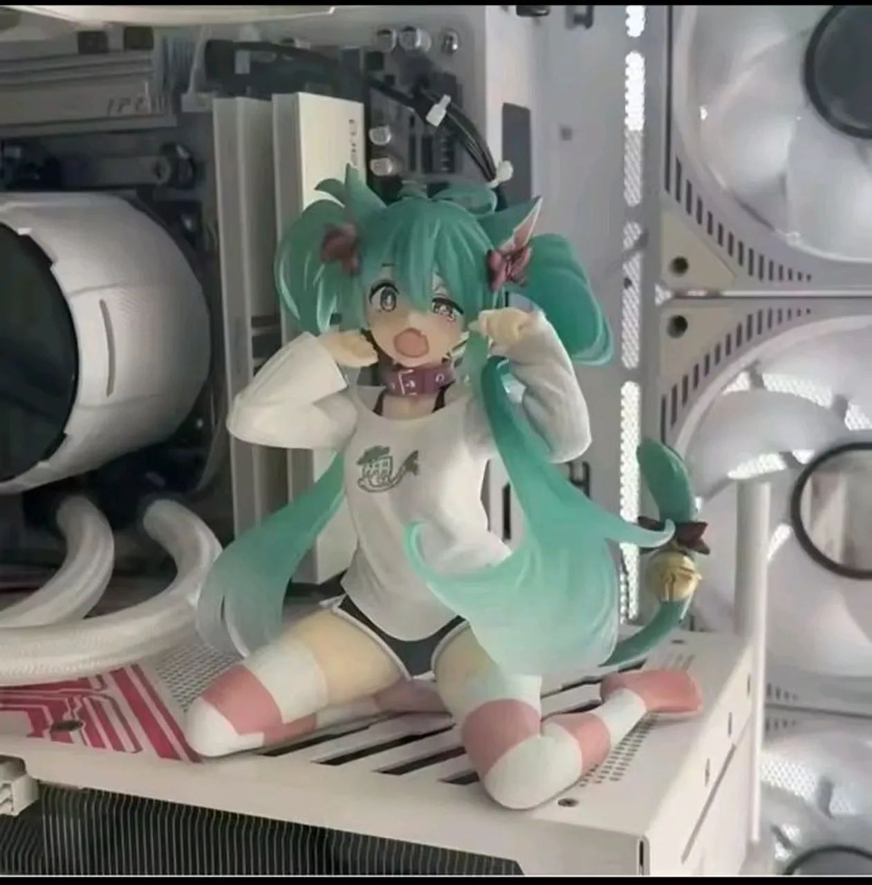 Boneca estatueta Hatsune Miku em Pvc - Foto 2