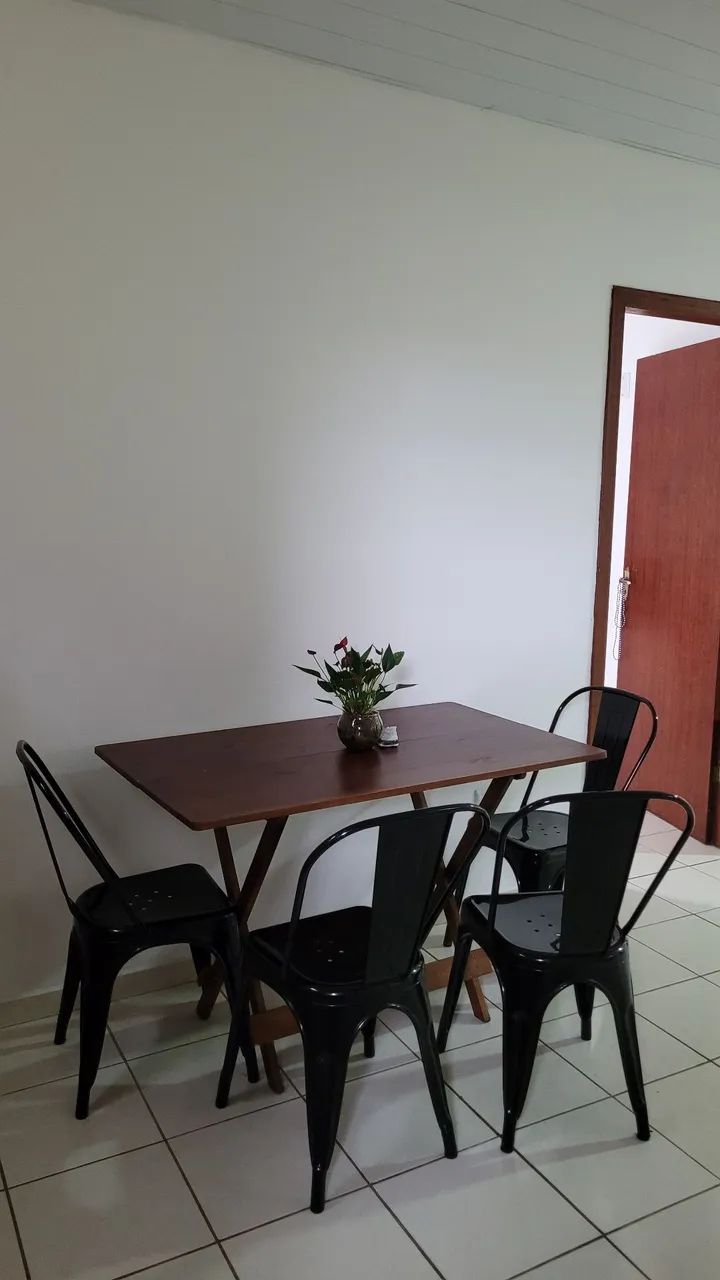 Mesa com 4 cadeira Iron Tolix ferro