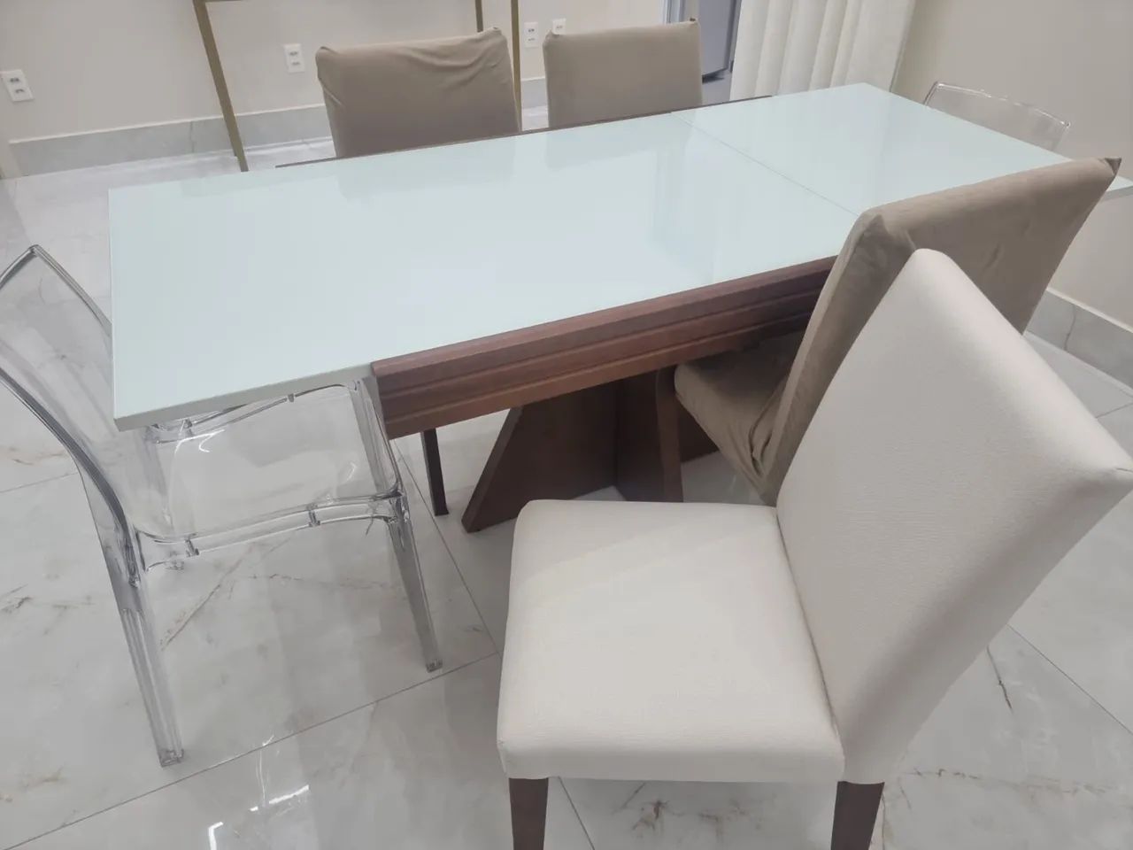 Mesa de jantar 6 lugares 1,86x80 com extensor aberto  - Foto 3