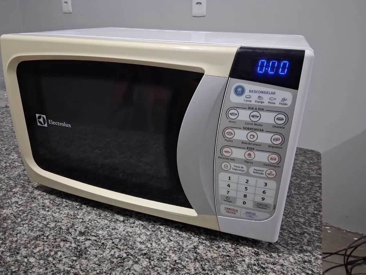 Microondas electrolux 20L perfeito estado.. - Foto 2