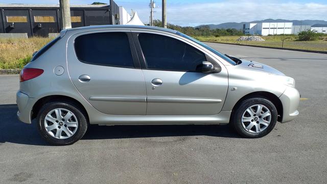 Peugeot 207 2011 1.4 completo - Foto 4