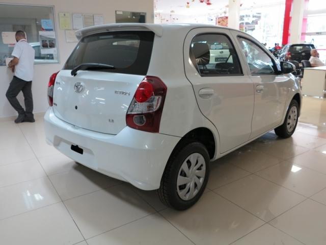 TOYOTA ETIOS 1.3 X 16V FLEX 4P 2019 - Foto 4