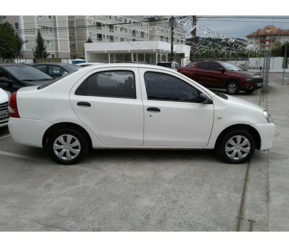 Toyota Etios Sedan 1.5 sem A/C - Foto 2