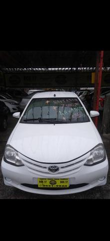 Toyota Etios Sedan X 1.5 2017 Completão + Instalação de GNV IPVA 2019 GRÁTIS - Foto 2