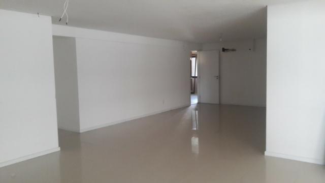 Apto alto pradrão na Jatiúca - Foto 11