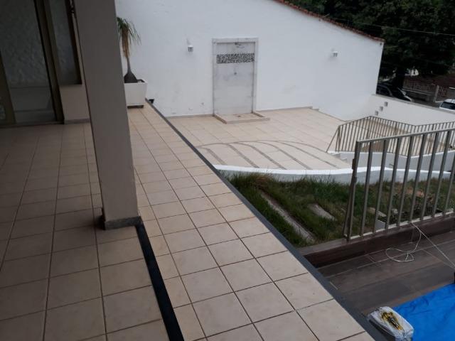 (R$600.000) Casa c/ Piscina, Terraço e Garagem Grande - Lote Inteiro no Bairro Vila Bretas - Foto 6