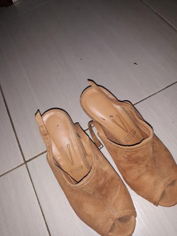 2 sapatos Altos Marca Vizzano n 35 e Arezzo n 37 - Foto 6