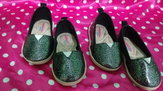 2 pares de sapato molekinha