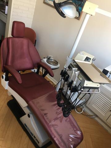 02 Cadeiras odontológicas automáticas em ótimo estado, funcionando