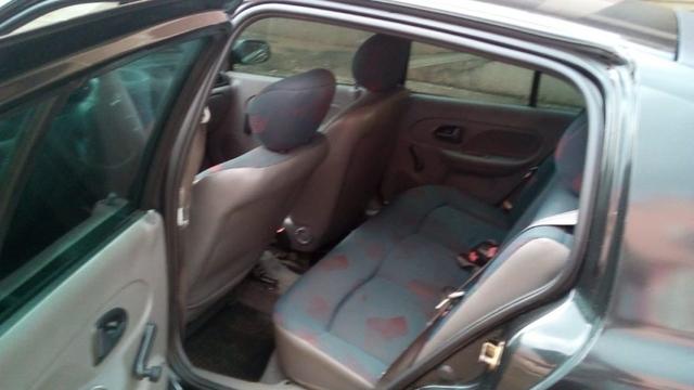 Clio 1.0 - Foto 2