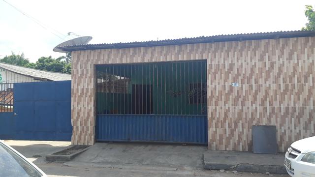 Vendo ou troco casa com 6 apartamentos