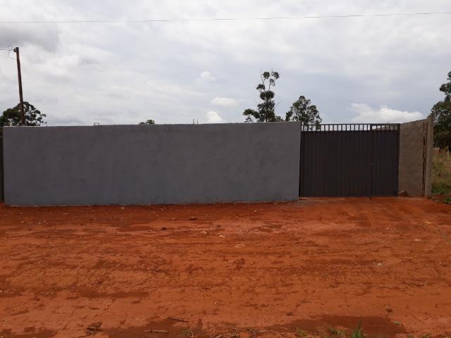 Casa nova, espaçosa com area de churrasqueira, 2quartos, 2 banheiros, lote de 400metros - Foto 2