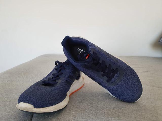 Tênis Adidas