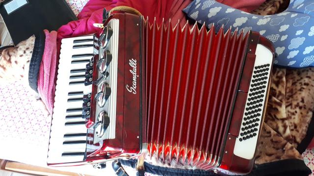 Acordeon scandalli nacional 80 baixos - Foto 4
