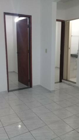 Alugo Kitnets - B. Bequimão - Foto 2