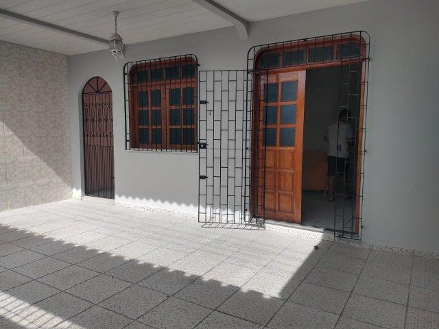 Excelente casa, ótima localização, pronta para morar
