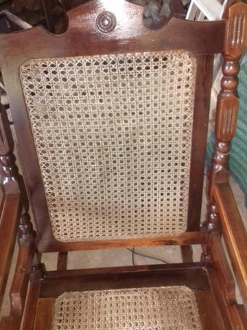 Vendo cadeira de balanço antiga - Foto 2