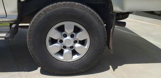 Toyota Hilux 3.0 4x4 SRV diesel 2002 aceito troca - Foto 4