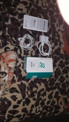 Vendo j2 16g com capinha e já com película ,fone,carregador, documento - Foto 6