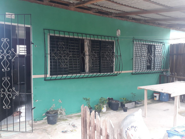 Vende- se uma casa
