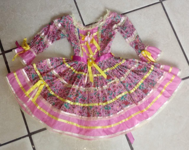 Desapego de vestidos de festa junina infantil!