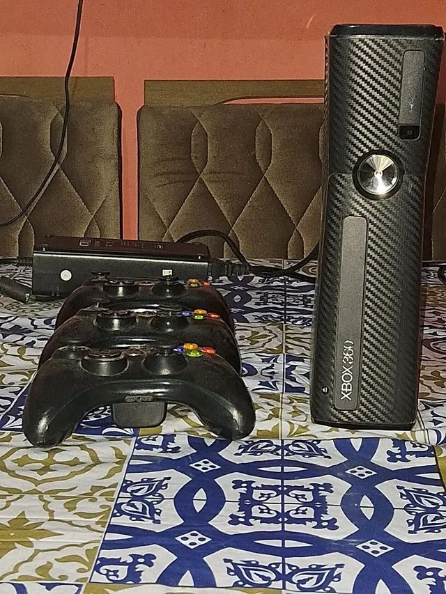 XBOX 360 Lt 3.0 + Pode jogar ONLINE + 1 Controle + 03 GAMES By