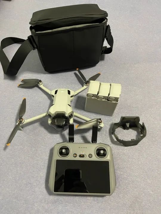 DRONE DJI MINI 4 PRO FLY MORE COMBO - Foto 2