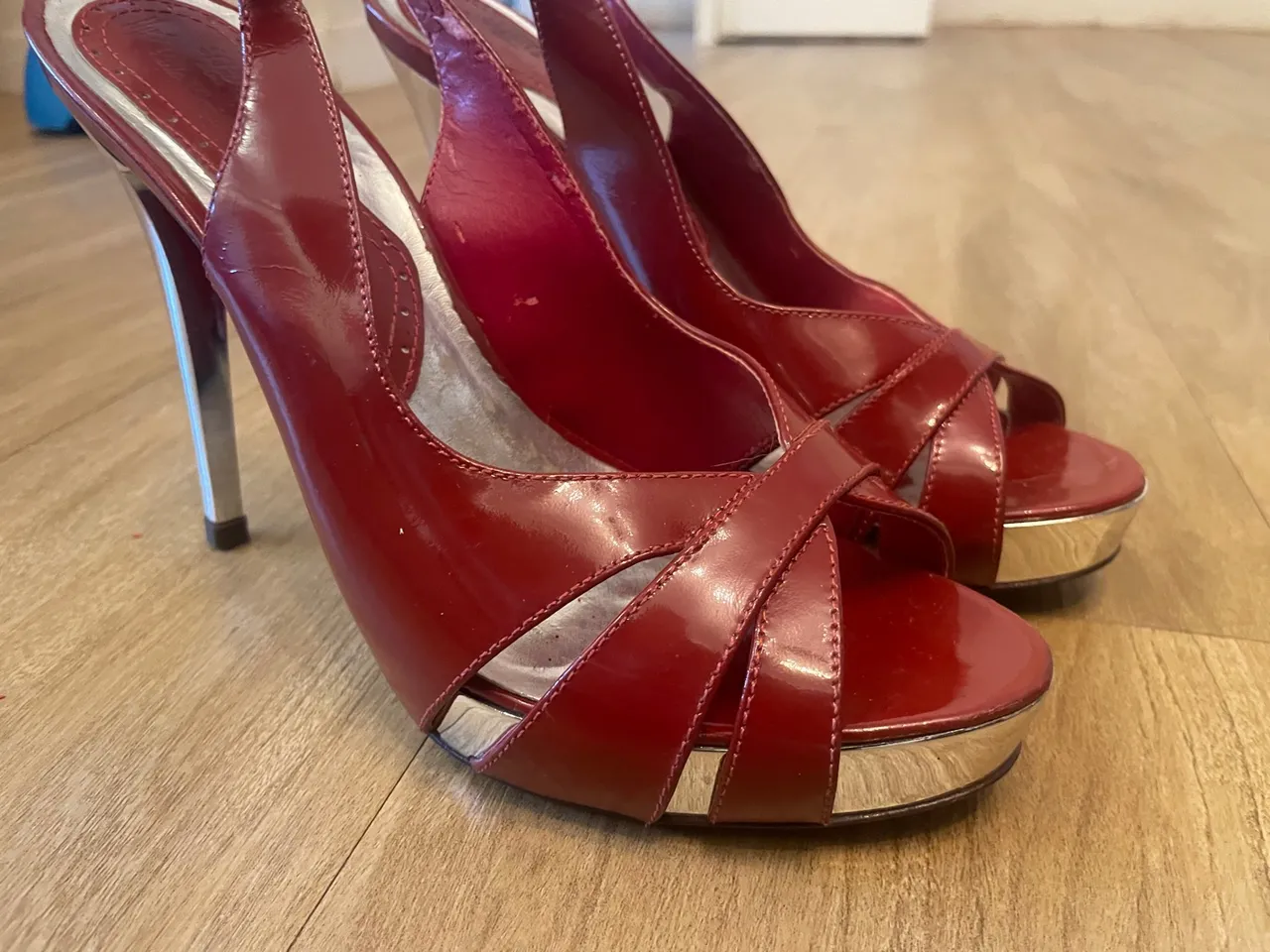 Sandália Schutz para Villa Vittini 37